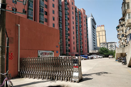 群邦新天地3室1厅2卫112平简装